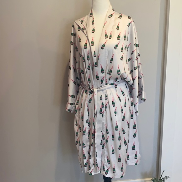 Champagne Robe - Picture 1 of 4